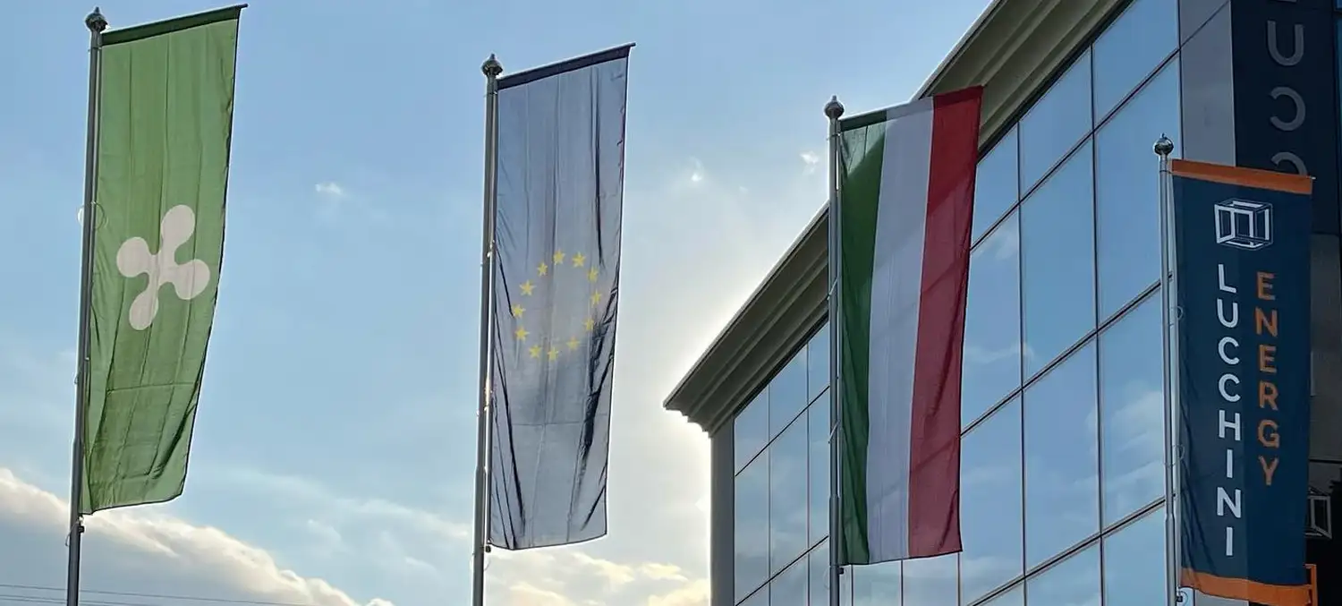 pennoni per bandiere per aziende